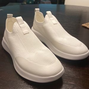 Kookaburra by Ugg white Slip on Sneaker